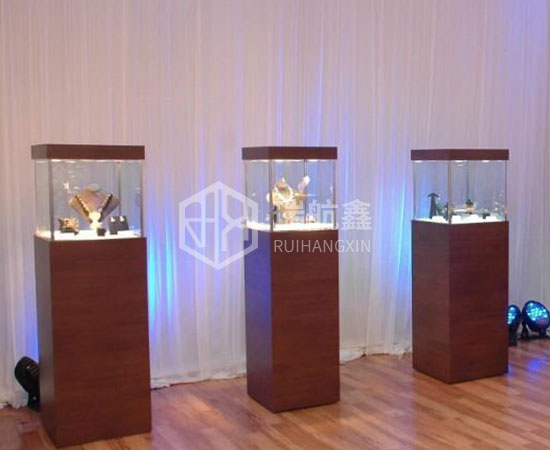 不銹鋼展柜|不銹鋼玻璃展柜一般用于那些地方？